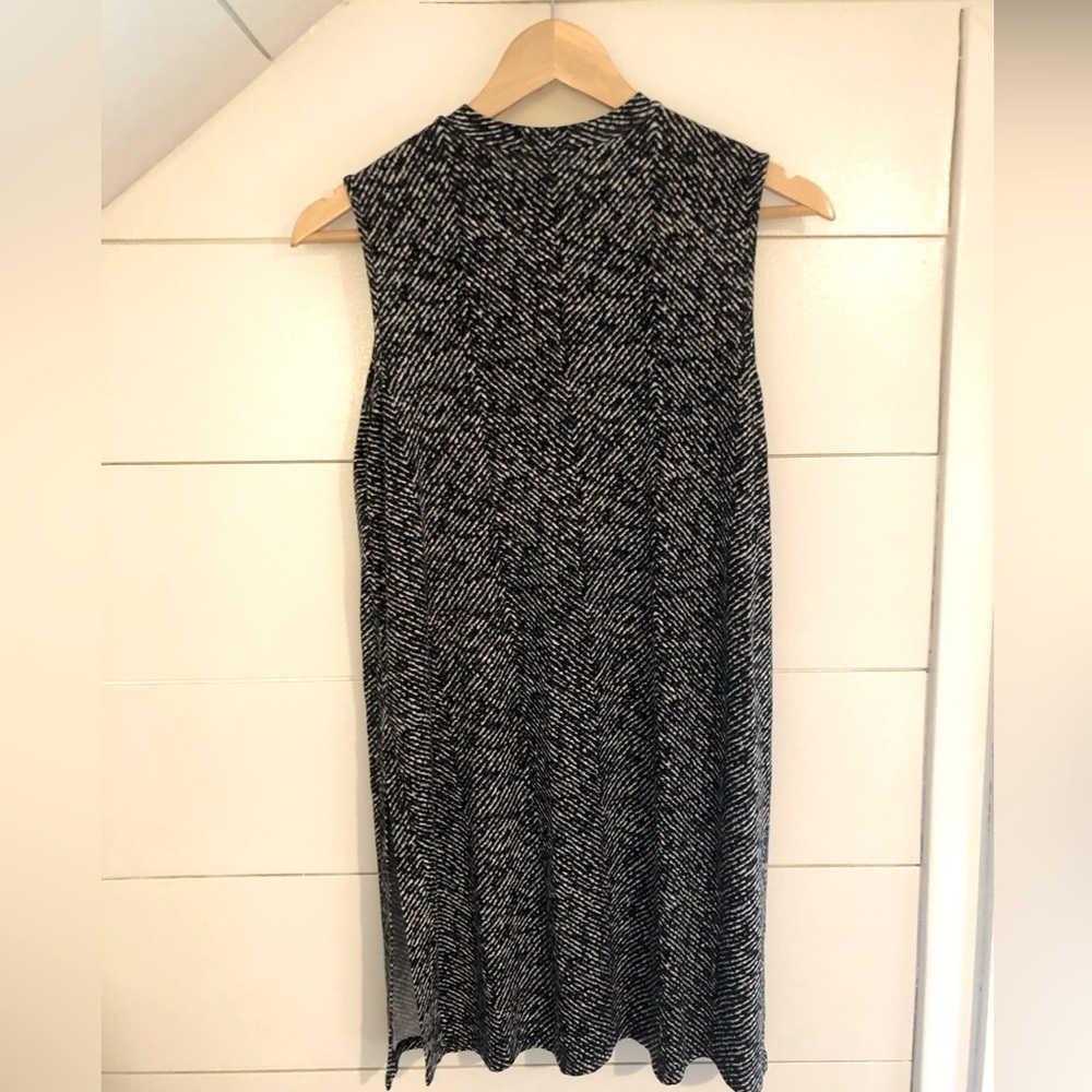 Dress / long shirt with blue pattern, soft quality fabric. Slits on both sides.